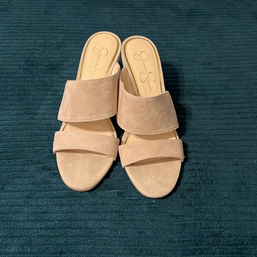 High heels shoes